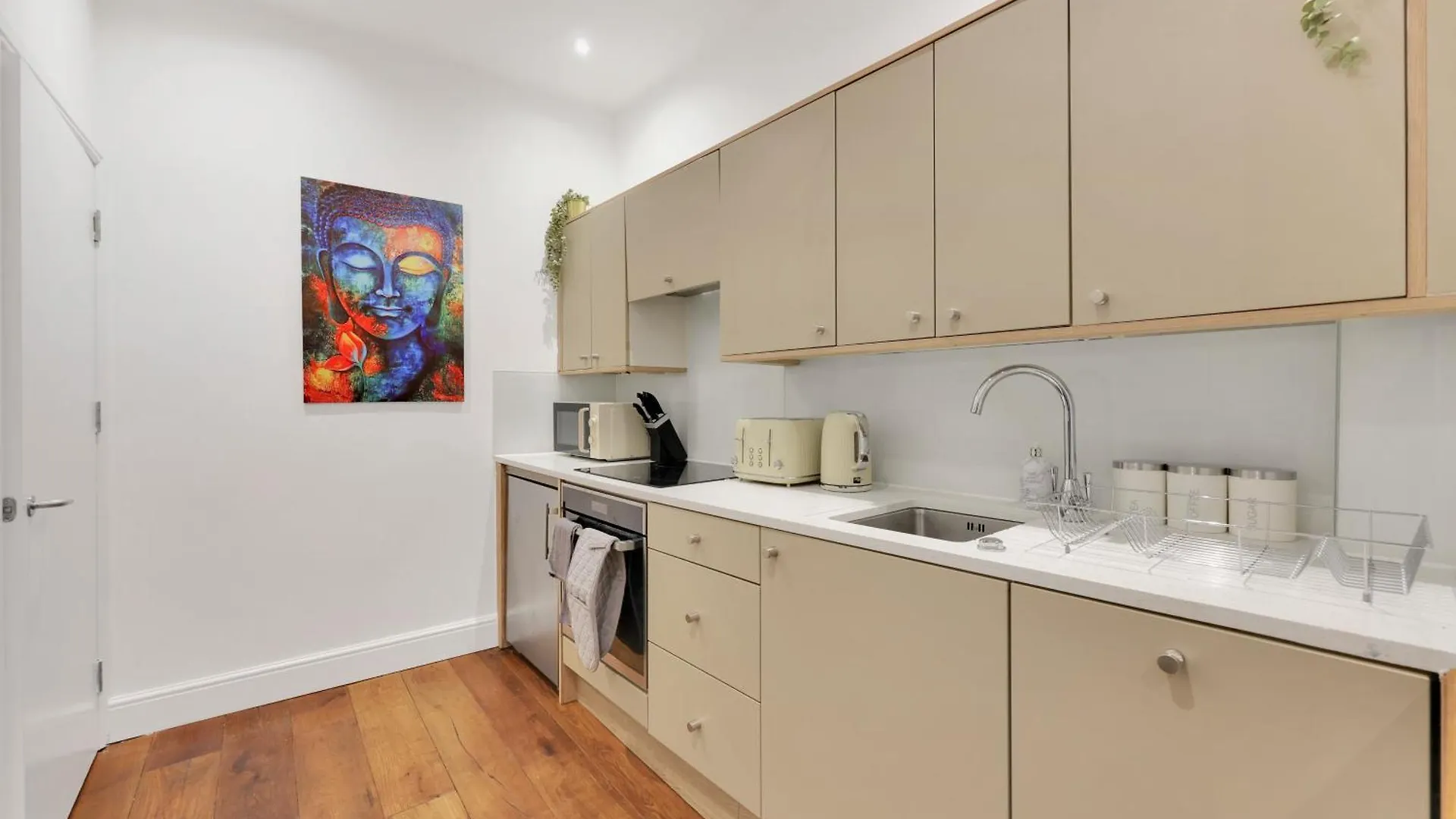 1 Bedroom Apartment Short Term Rental & Flexible Renting Hackney With Free Wifi London