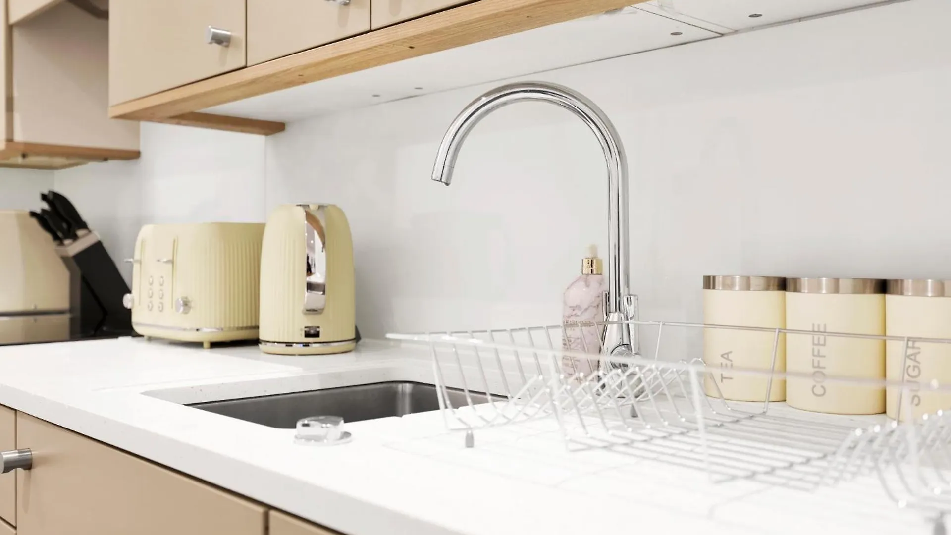 1 Bedroom Apartment Short Term Rental & Flexible Renting Hackney With Free Wifi London United Kingdom
