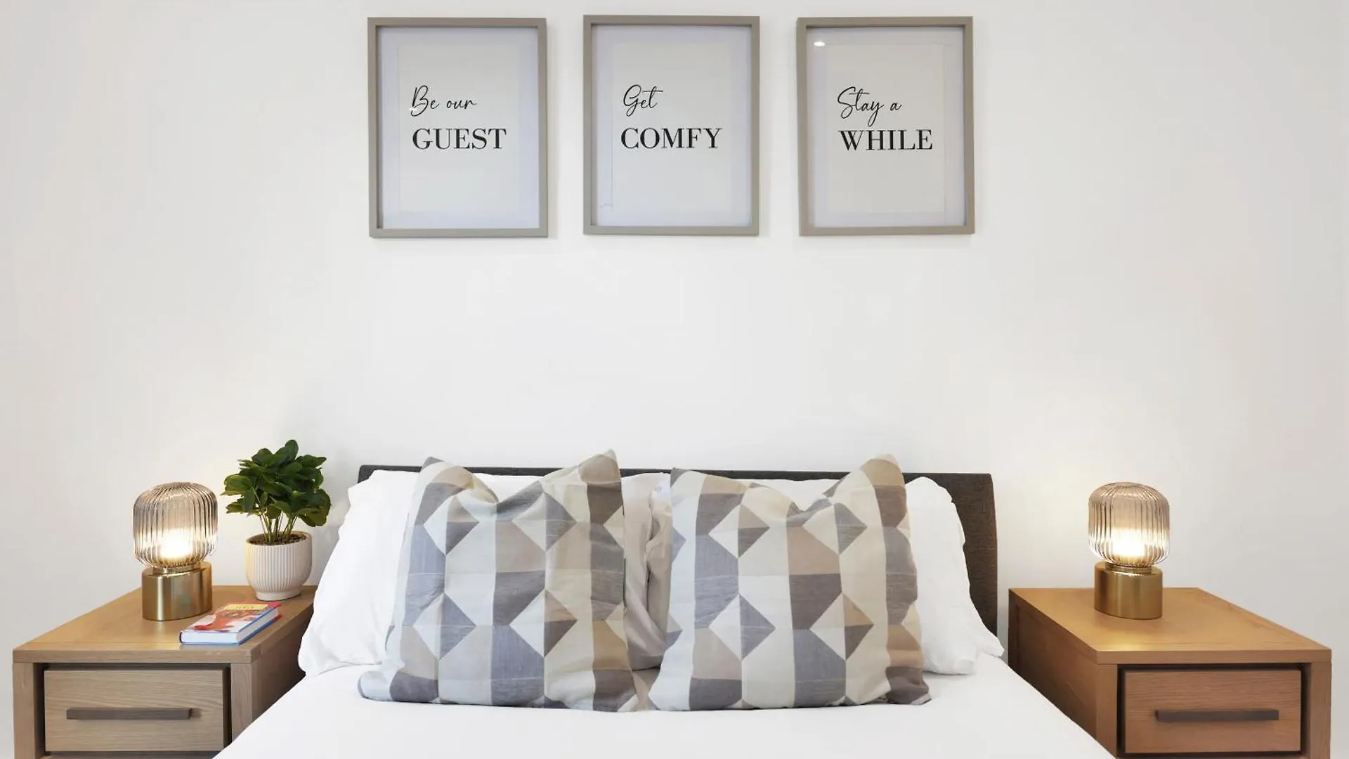 1 Bedroom Apartment Short Term Rental & Flexible Renting Hackney With Free Wifi London