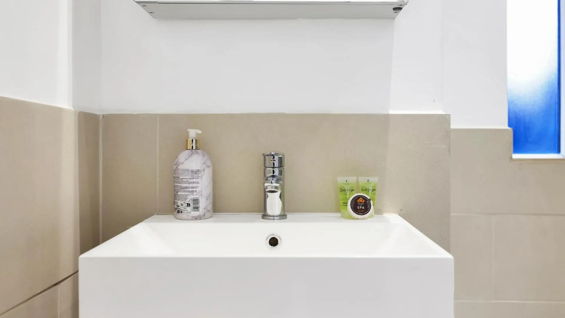 1 Bedroom Apartment Short Term Rental & Flexible Renting Hackney With Free Wifi London United Kingdom