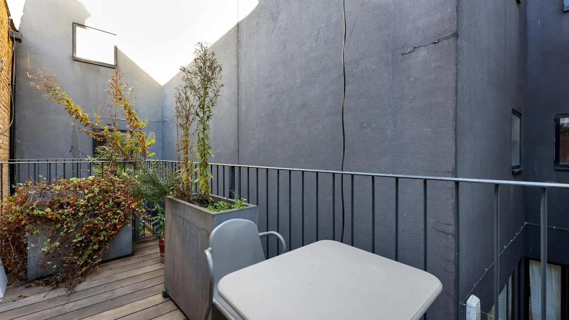 1 Bedroom Apartment Short Term Rental & Flexible Renting Hackney With Free Wifi London