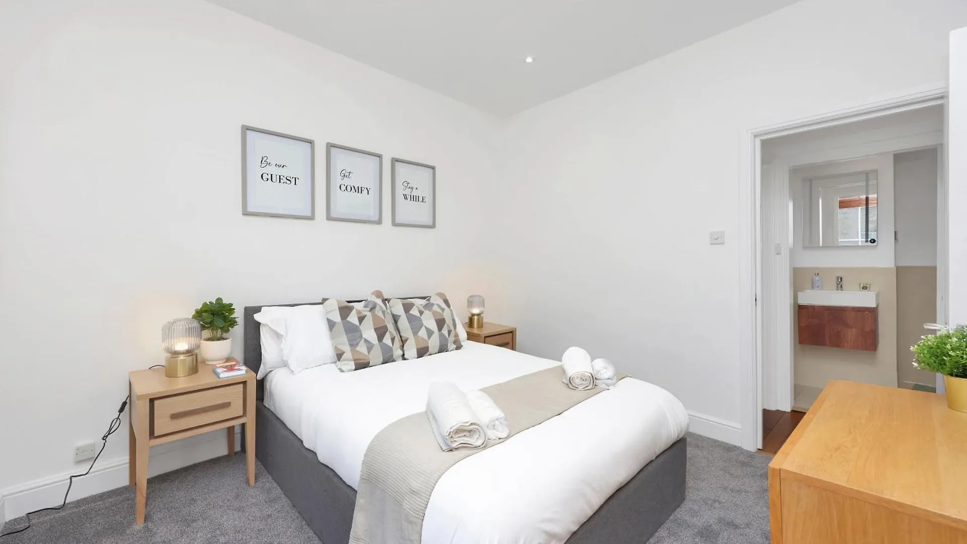 1 Bedroom Apartment Short Term Rental & Flexible Renting Hackney With Free Wifi London