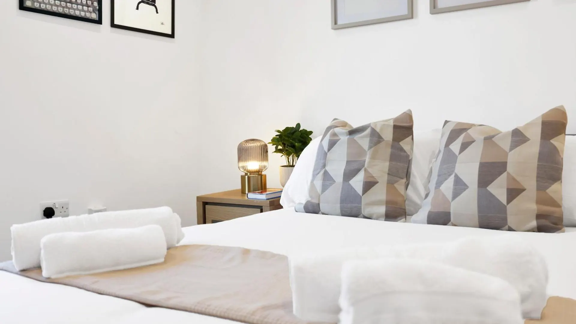 1 Bedroom Apartment Short Term Rental & Flexible Renting Hackney With Free Wifi London
